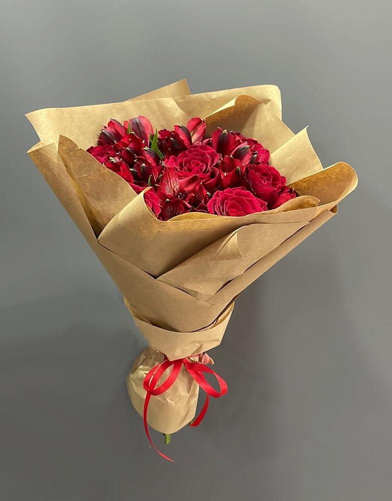 Букет цветов из: Альстромерии и Розы в Ахтанизовскую