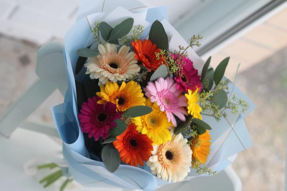 Букет мини герберы в Ахтанизовскую Букет цветов из: Герберы в Ахтанизовскую