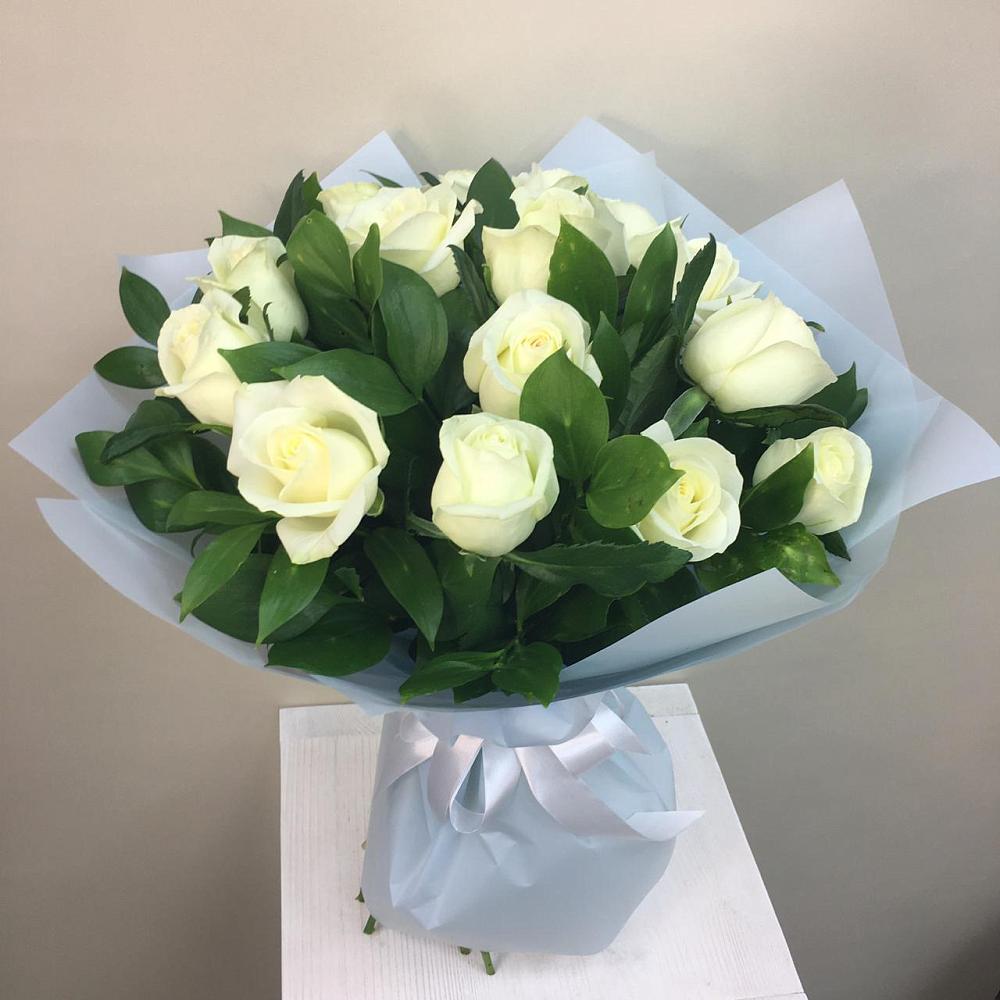 Букет 15 Белых роз Проуд в Ахтанизовскую