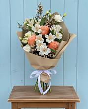 Букет яркий комплимент #REPLACE_PRED# Ахтанизовскую Букет цветов из:  Альстромерии, Лизиантусы, Розы и Хризантемы #REPLACE_PRED# Ахтанизовскую