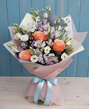 Букет цветов из:  Лизиантусы, Розы, Альстромерии и Гипсофила в Ахтанизовскую