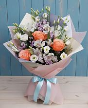 Букет цветов из:  Лизиантусы, Розы, Альстромерии и Гипсофила в Ахтанизовскую