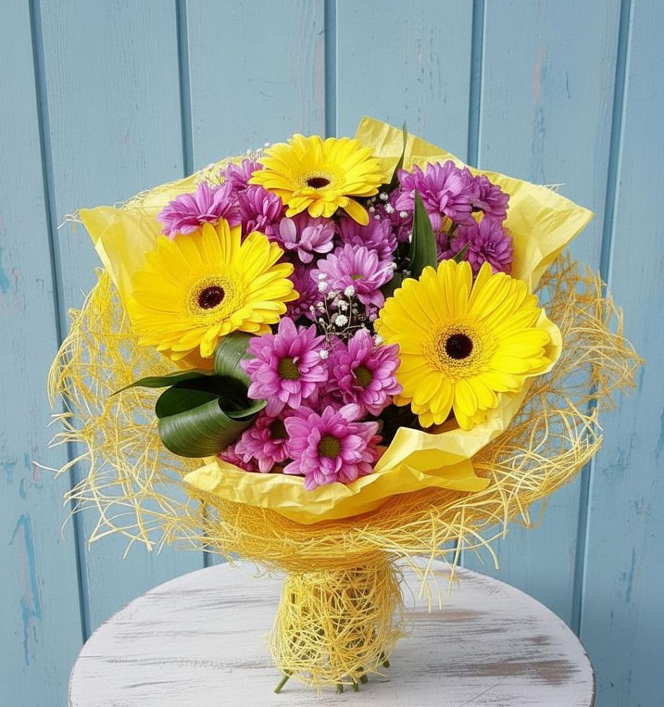 Букет одинокая звезда в Ахтанизовскую Букет цветов из: Хризантемы и Герберы в Ахтанизовскую