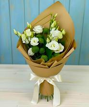 Букет цветов из:  Хризантемы и Лизиантусы в Ахтанизовскую