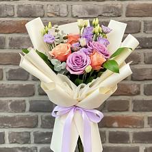 Букет цветов из:  Лизиантусы и Розы в Ахтанизовскую