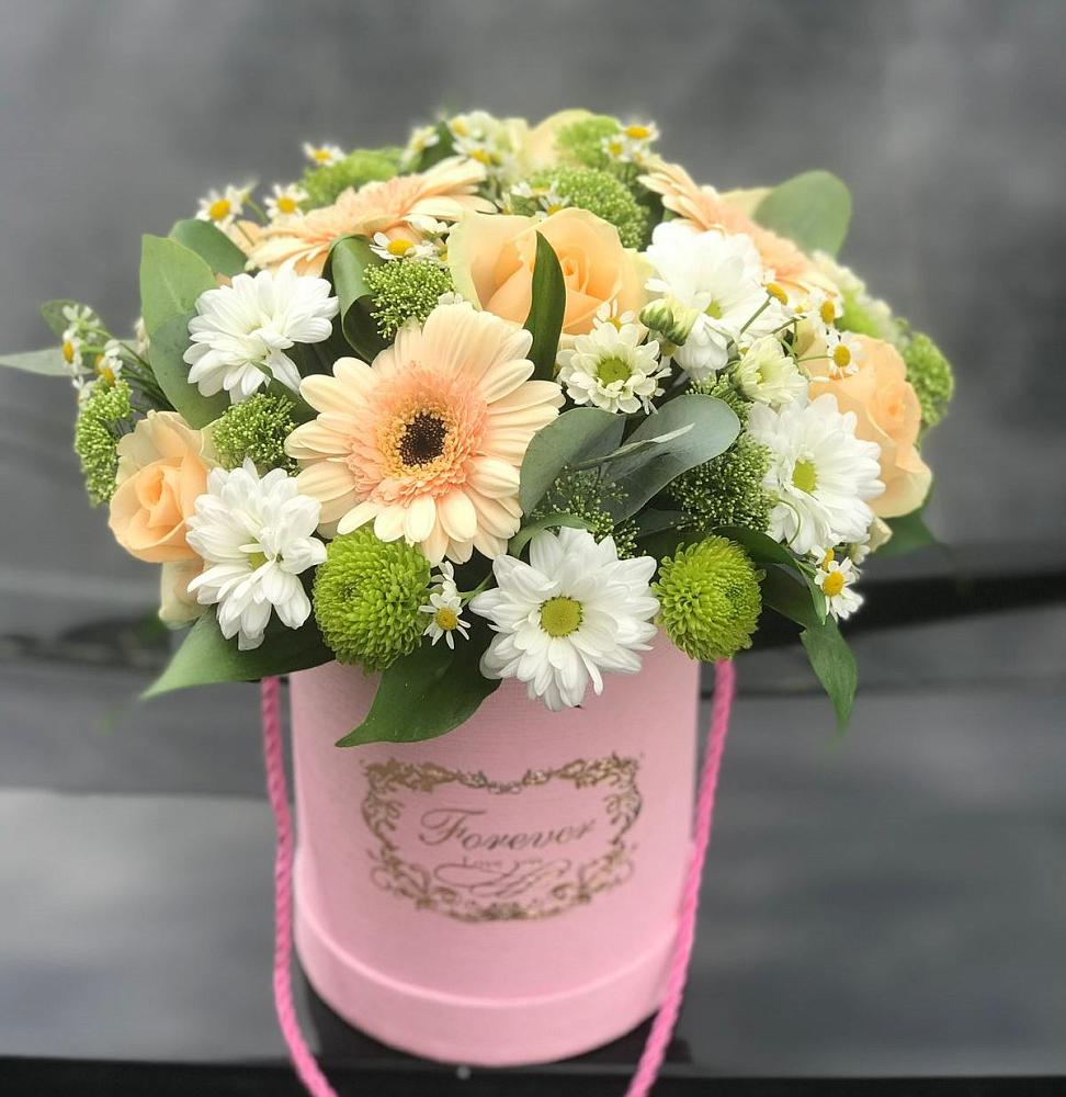 Цветочная композиция из Розы, Герберы и Хризантемы в шляпной коробке в Ахтанизовскую