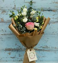 Букет цветов из:  Розы и Лизиантусы в Ахтанизовскую