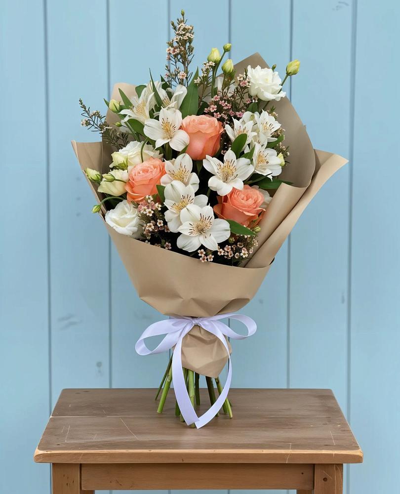 Букет яркий комплимент в Ахтанизовскую Букет цветов из: Альстромерии, Лизиантусы, Розы и Хризантемы в Ахтанизовскую